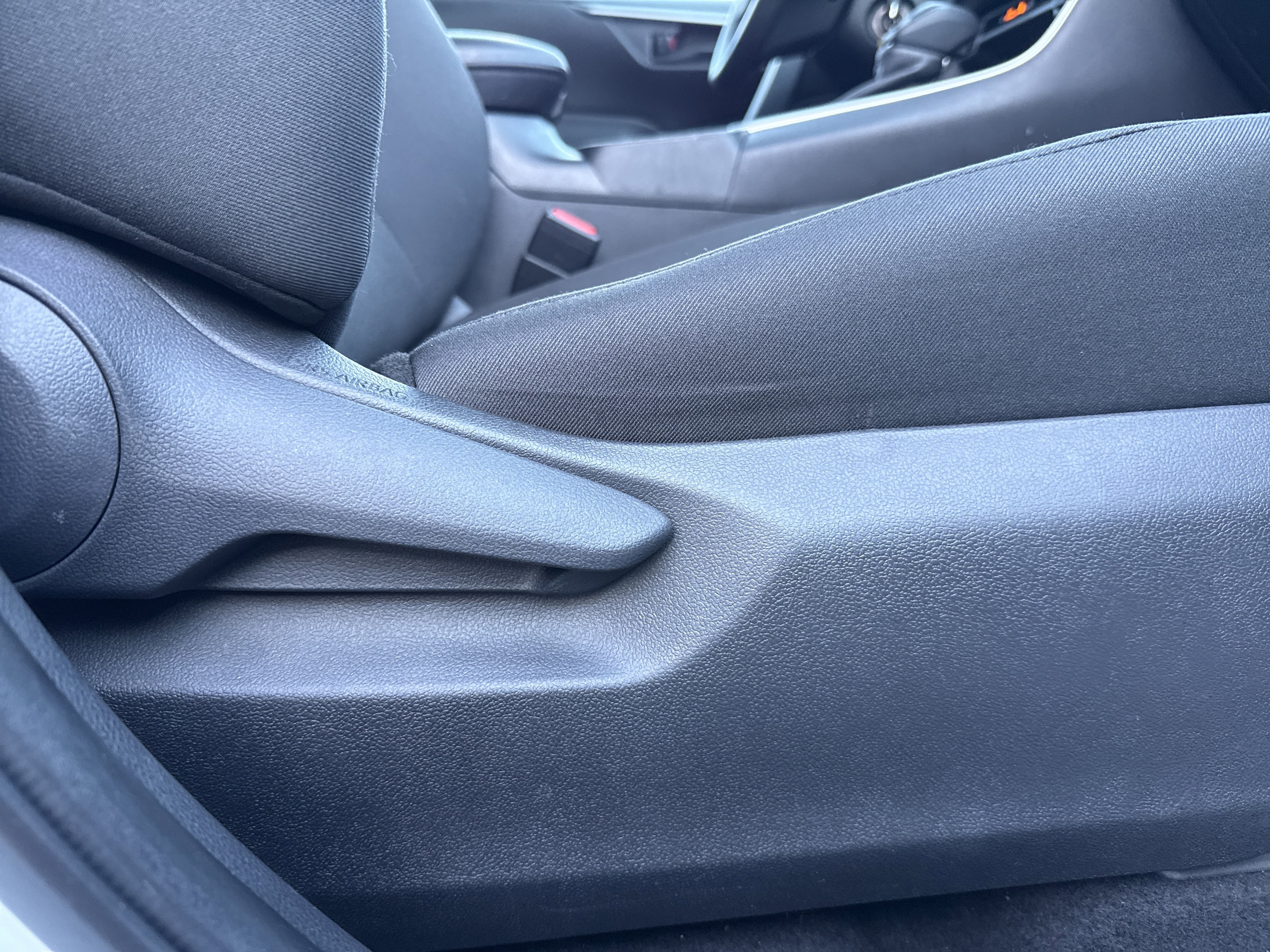 Used 2023 Toyota RAV4 LE image 28