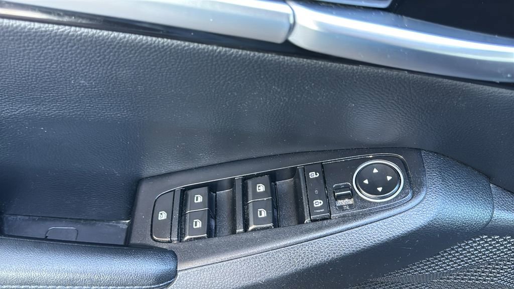 Used 2023 Kia Seltos S w/ Navigation Package image 19