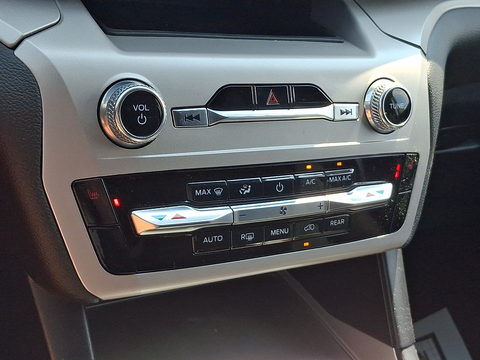 Certified 2023 Ford Explorer XLT AWD/4WD image 16