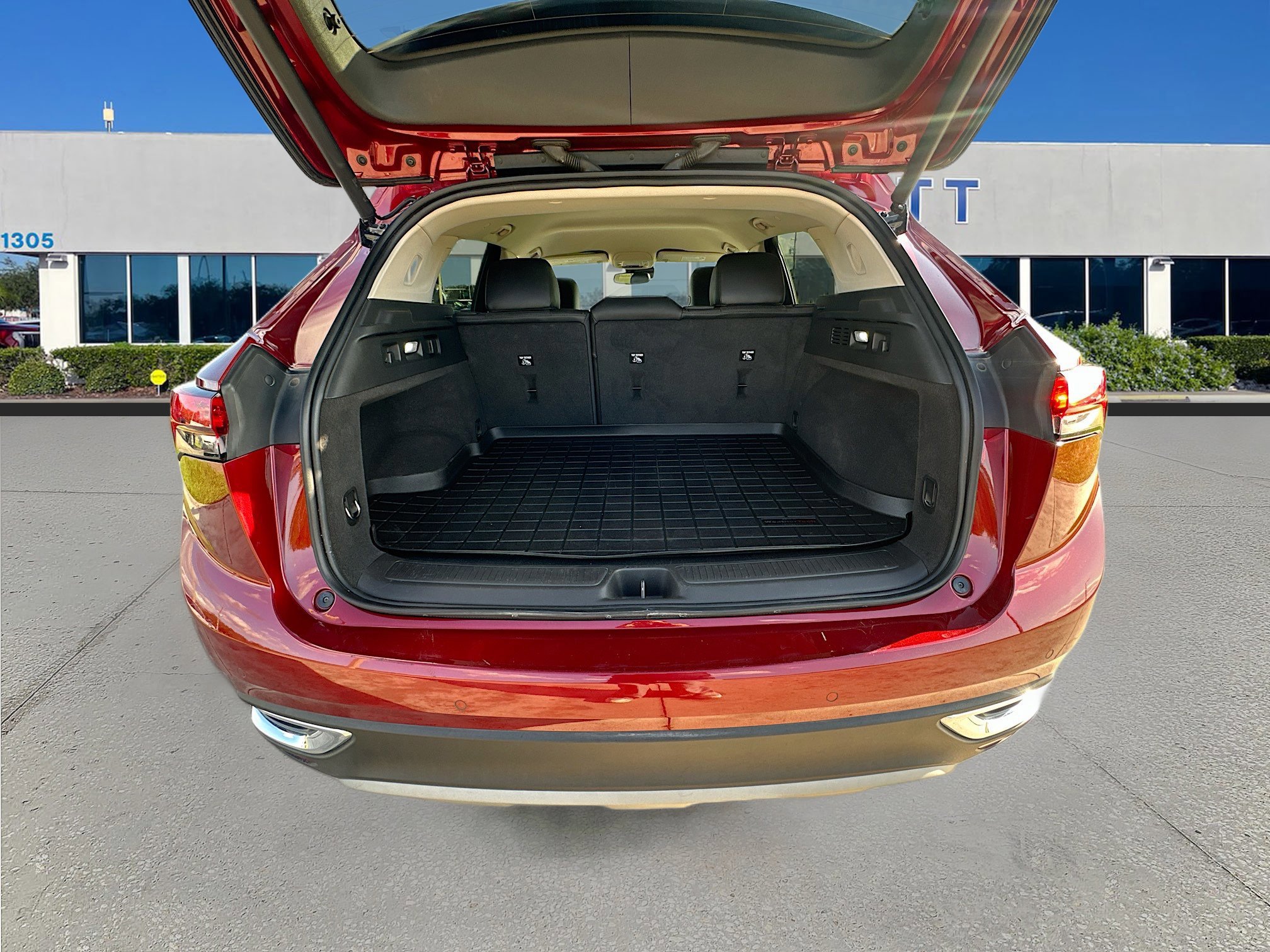 Used 2022 Buick Envision Essence w/ Safety Package image 24