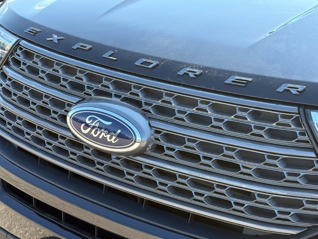 Certified 2023 Ford Explorer XLT w/ Equipment Group 202A AWD/4WD image 25