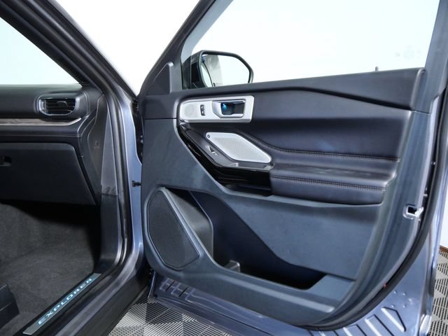 Certified 2023 Ford Explorer Platinum w/ Technology Package AWD/4WD image 10