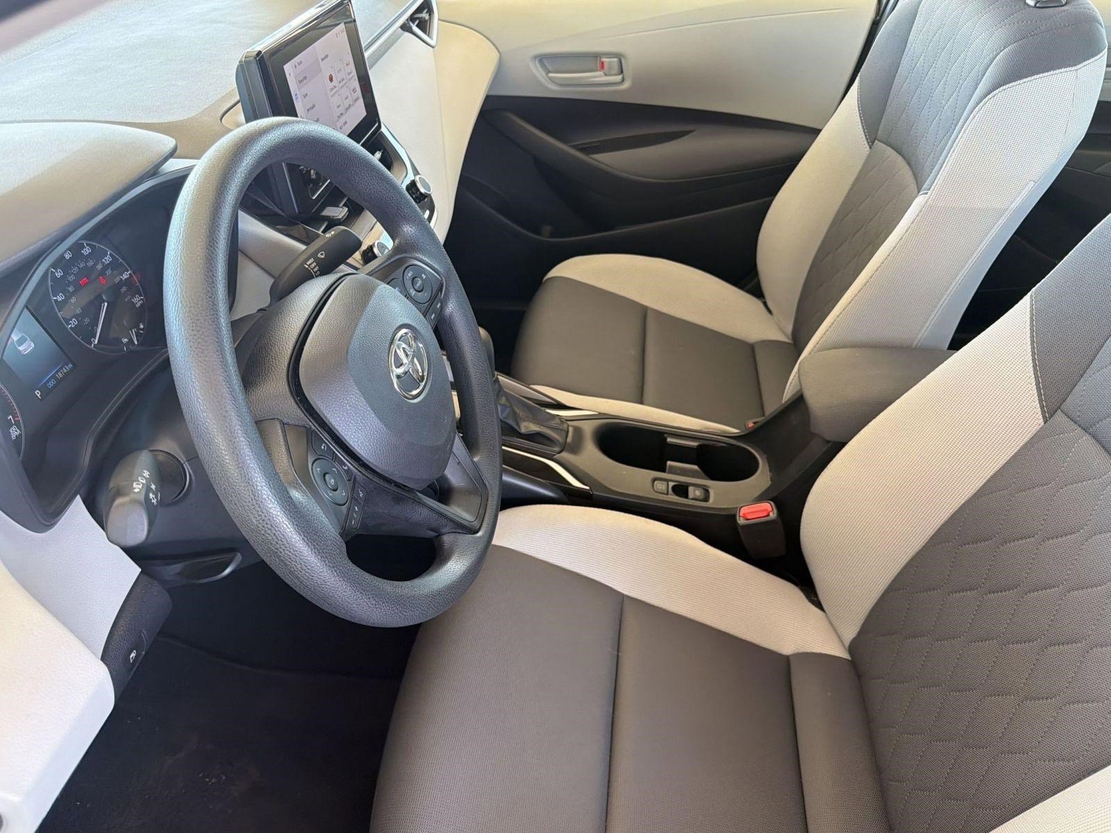 Used 2025 Toyota Corolla LE FWD image 5