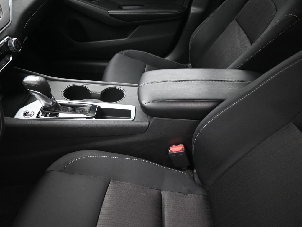 Used 2025 Nissan Altima 2.5 SV FWD image 25