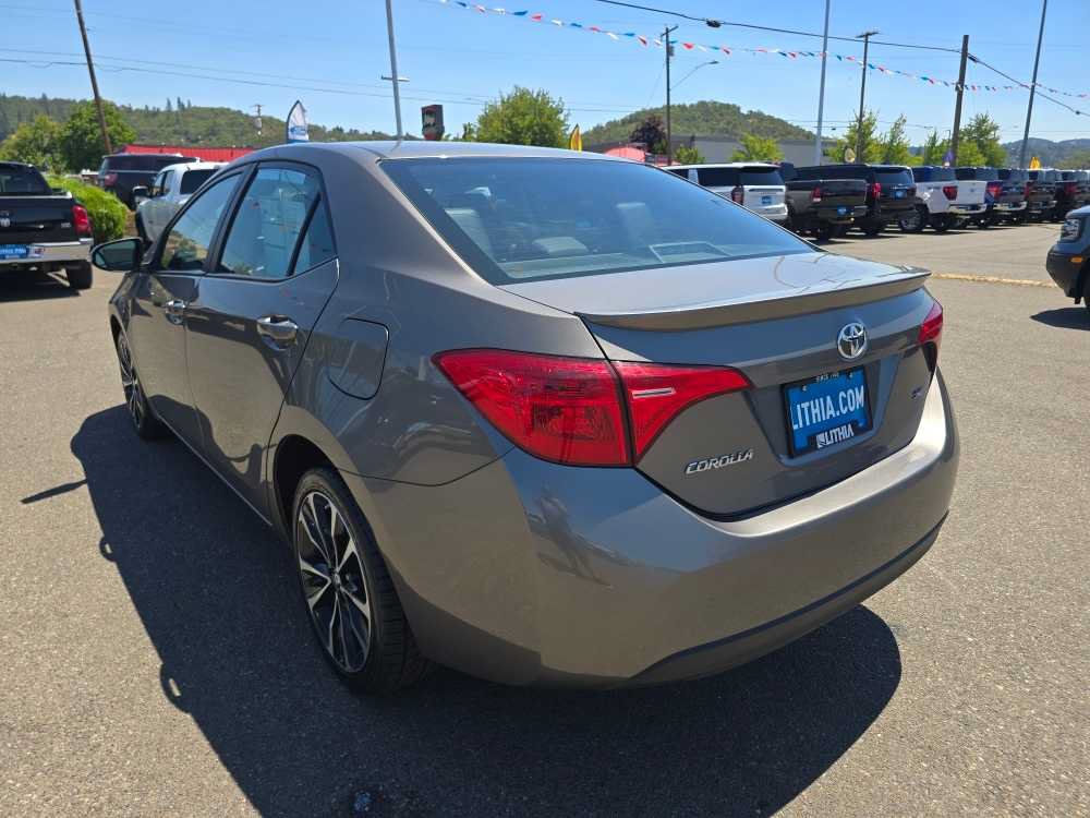 Used 2018 Toyota Corolla SE w/ Carpet Mat Package (TMS) FWD image 3