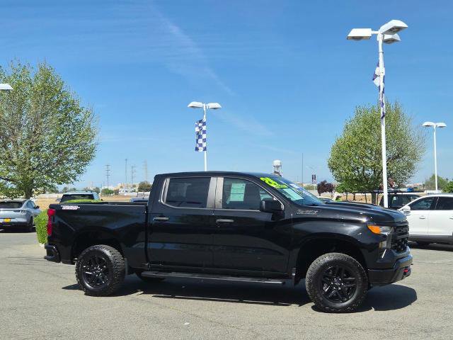 Used 2024 Chevrolet Silverado 1500 Custom Trail Boss w/ LPO, Dark Essentials Package image 3