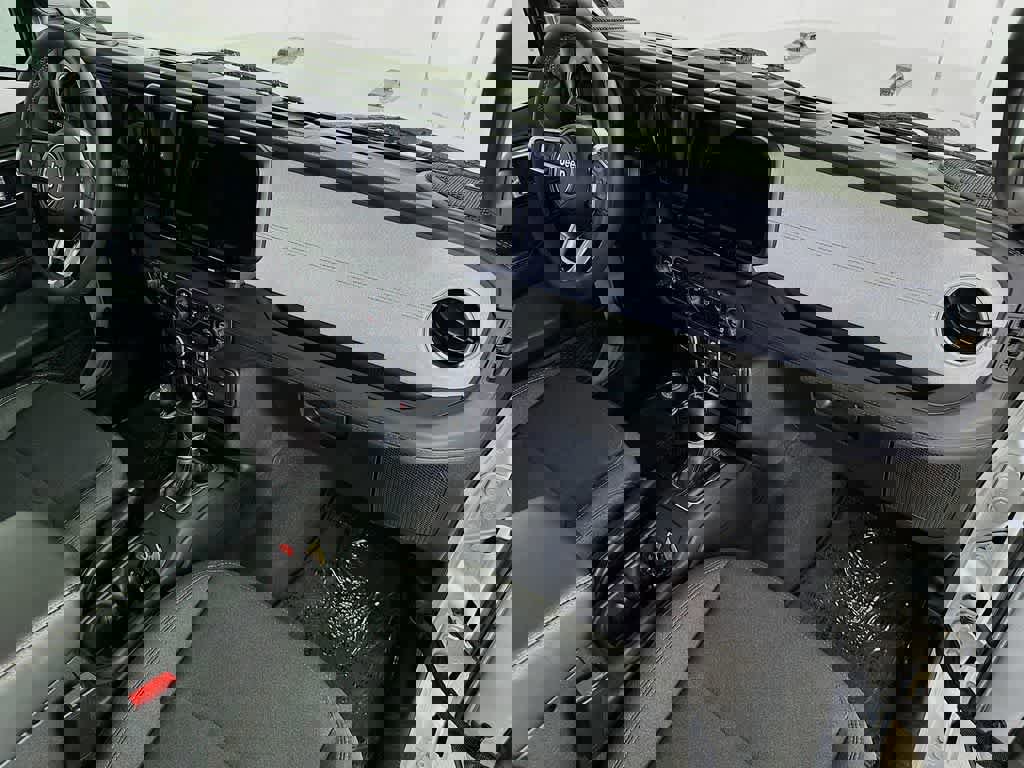 Used 2024 Jeep Wrangler Sahara image 31