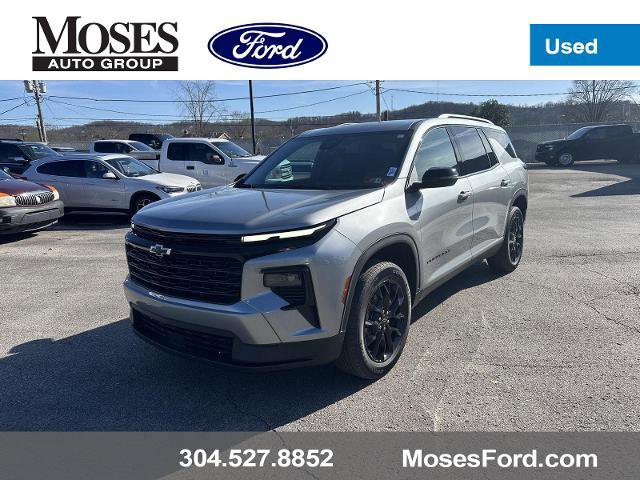 Used 2025 Chevrolet Traverse LT w/ Midnight/Sport Edition image 7