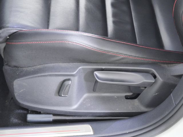 Used 2017 Volkswagen GTI SE FWD image 24