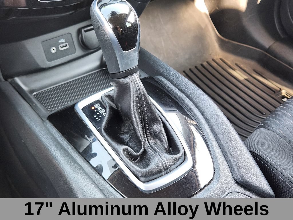 Used 2020 Nissan Rogue SV AWD/4WD image 11
