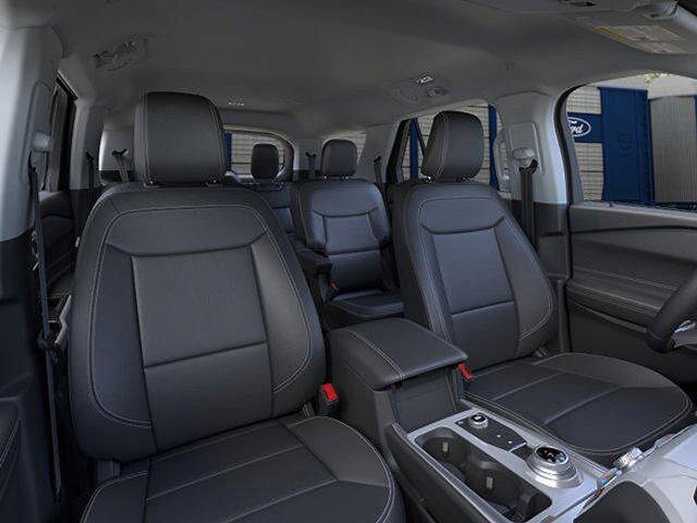 Certified 2022 Ford Explorer XLT w/ Equipment Group 202A AWD/4WD image 10