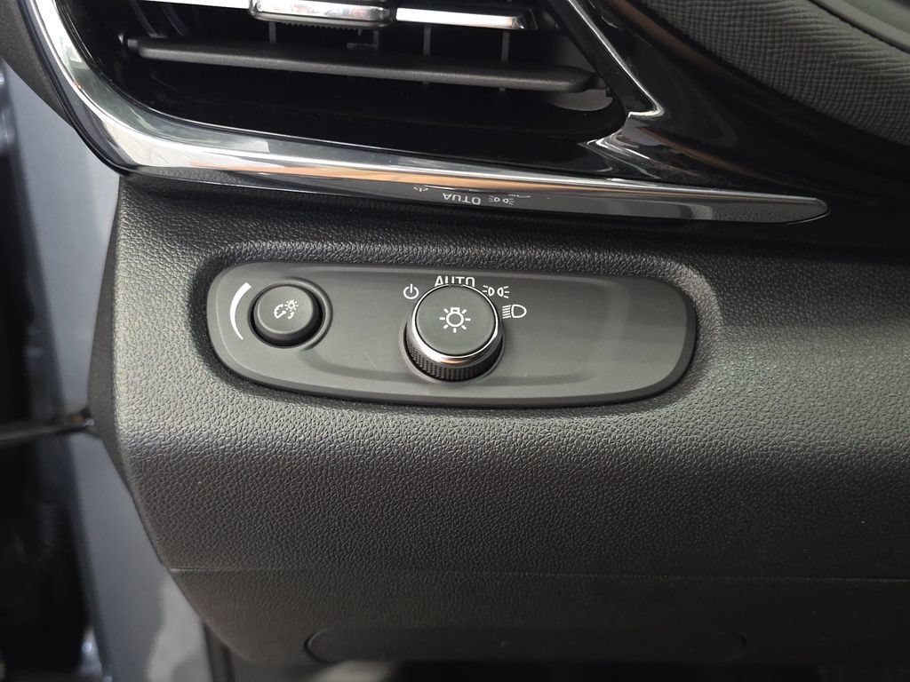 Used 2024 Buick Envista Sport Touring w/ Convenience I Package FWD image 23