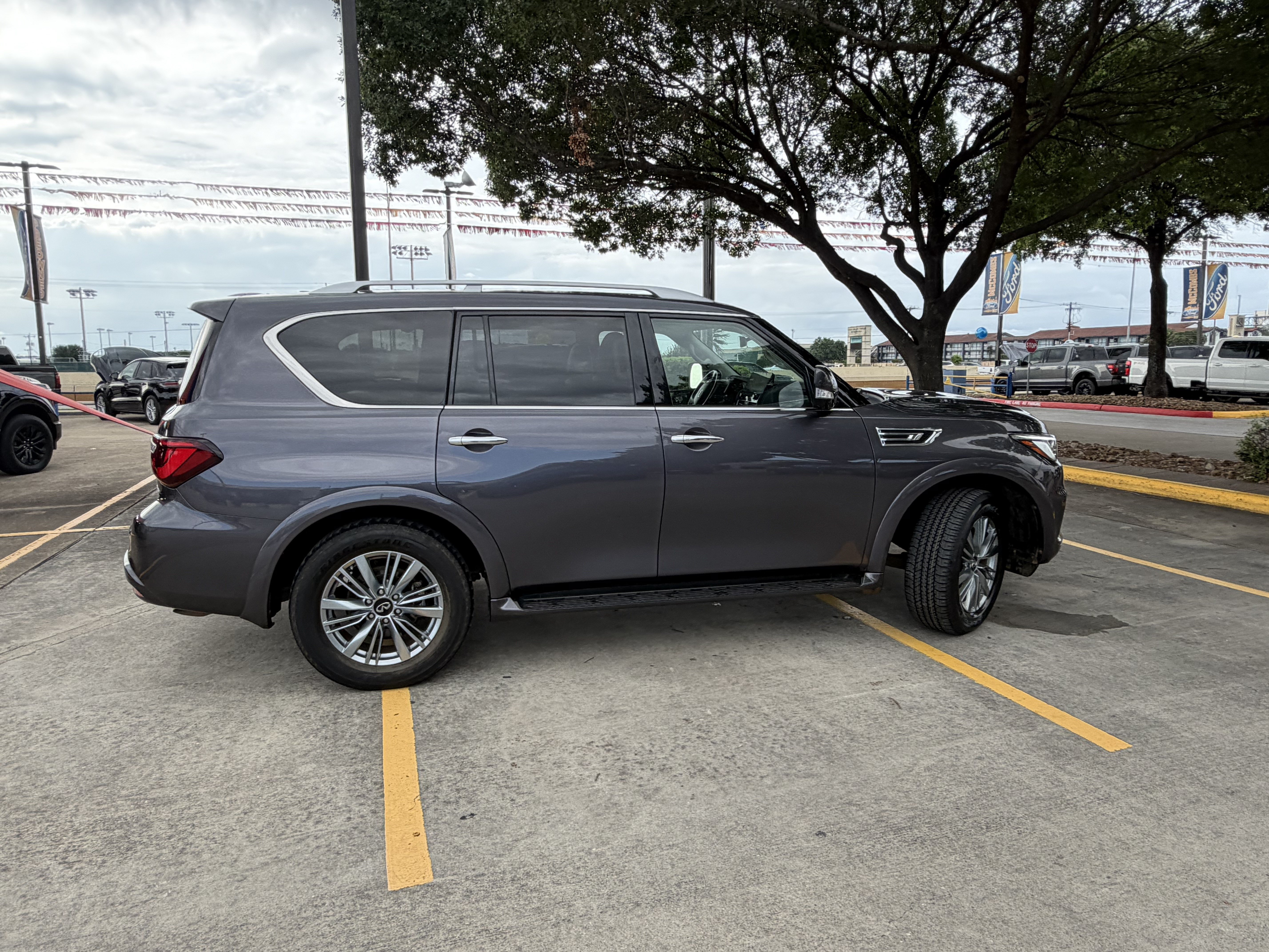 Used 2024 INFINITI QX80 Luxe AWD/4WD image 4