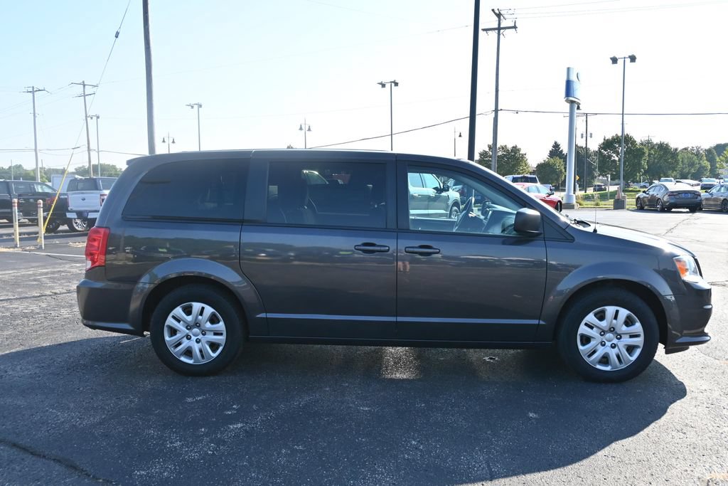 Used 2018 Dodge Grand Caravan SE w/ UConnect Hands-Free Group FWD image 8