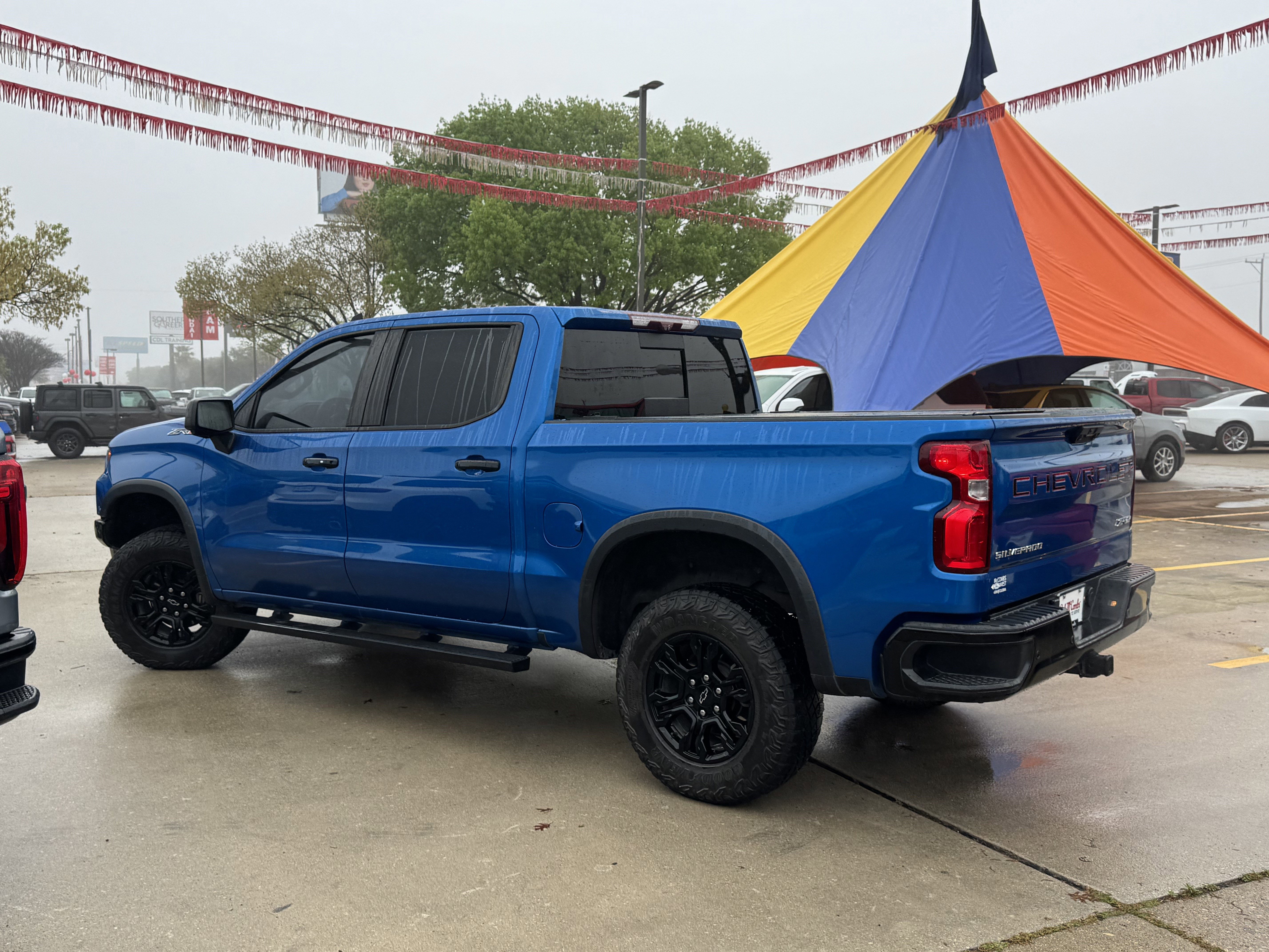 Used 2023 Chevrolet Silverado 1500 ZR2 w/ Technology Package image 6