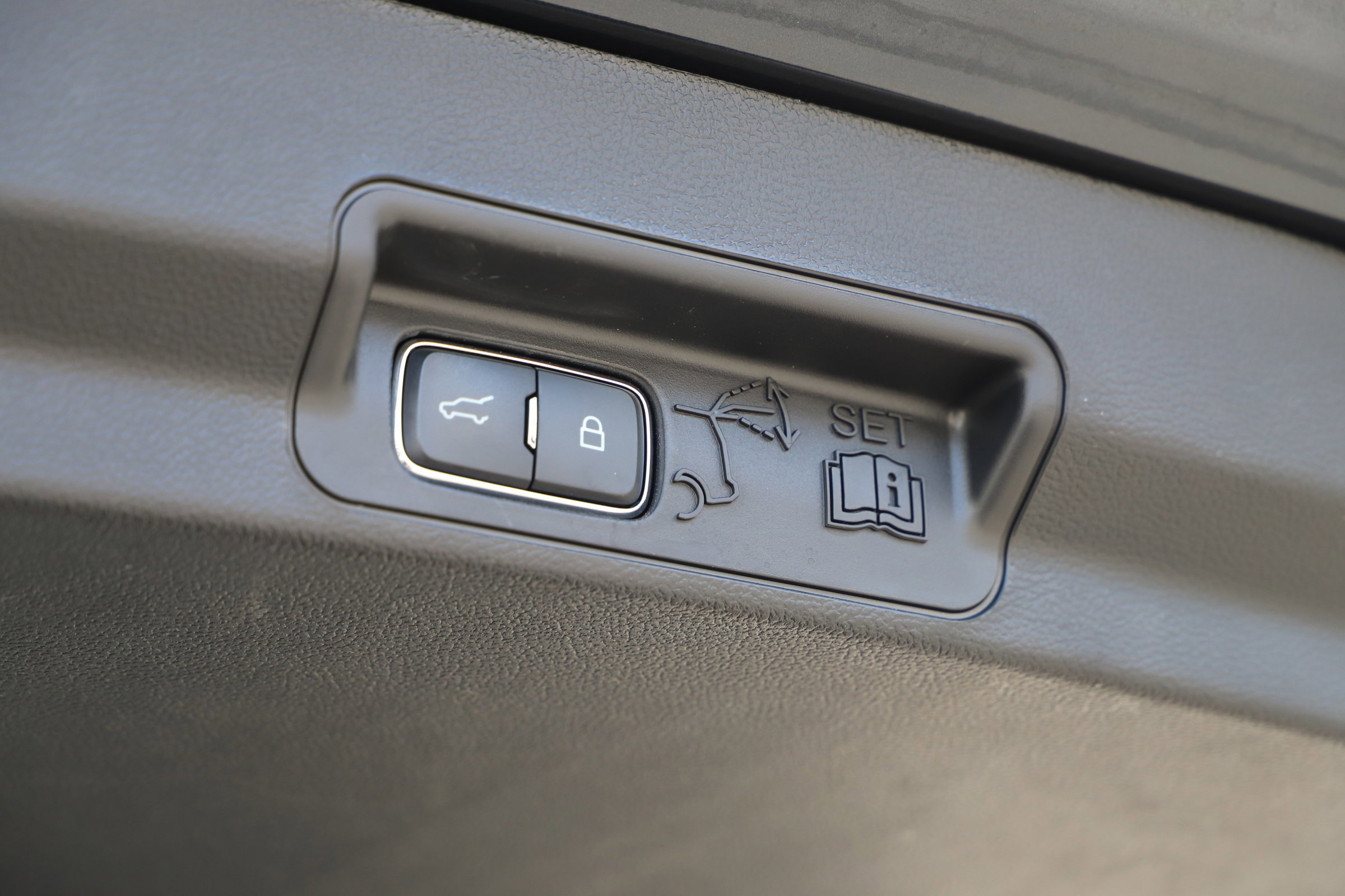 Certified 2023 Ford Explorer XLT w/ Equipment Group 202A image 9