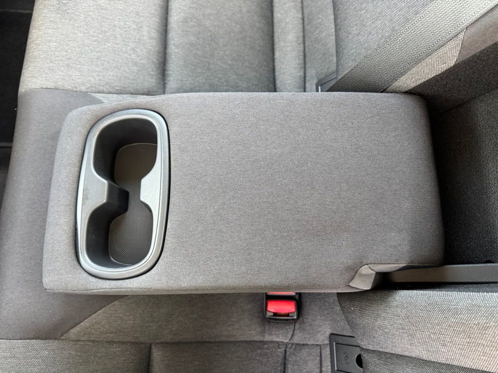 Used 2025 Toyota Camry LE image 33