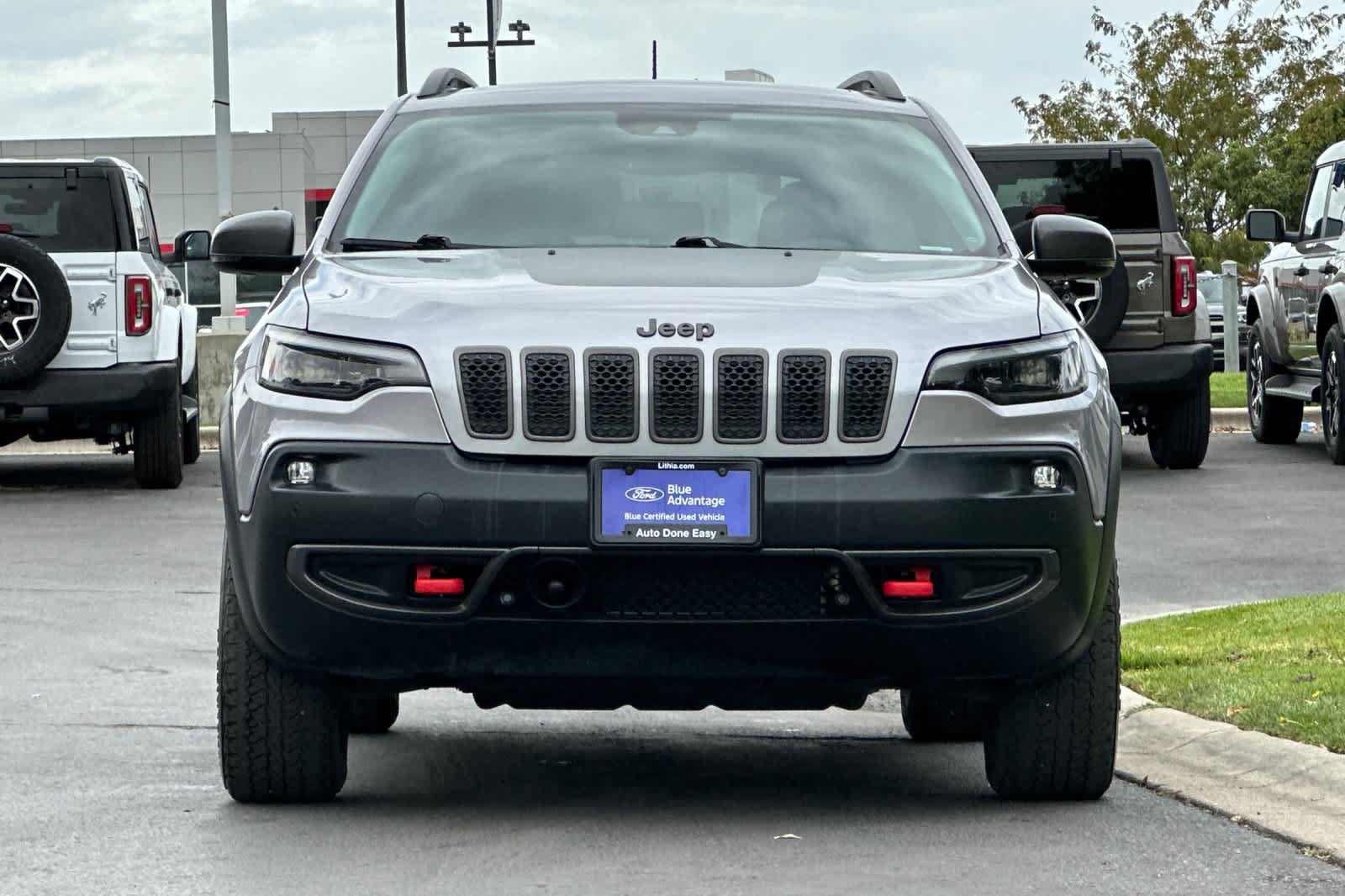 Used 2019 Jeep Cherokee Trailhawk AWD/4WD image 10