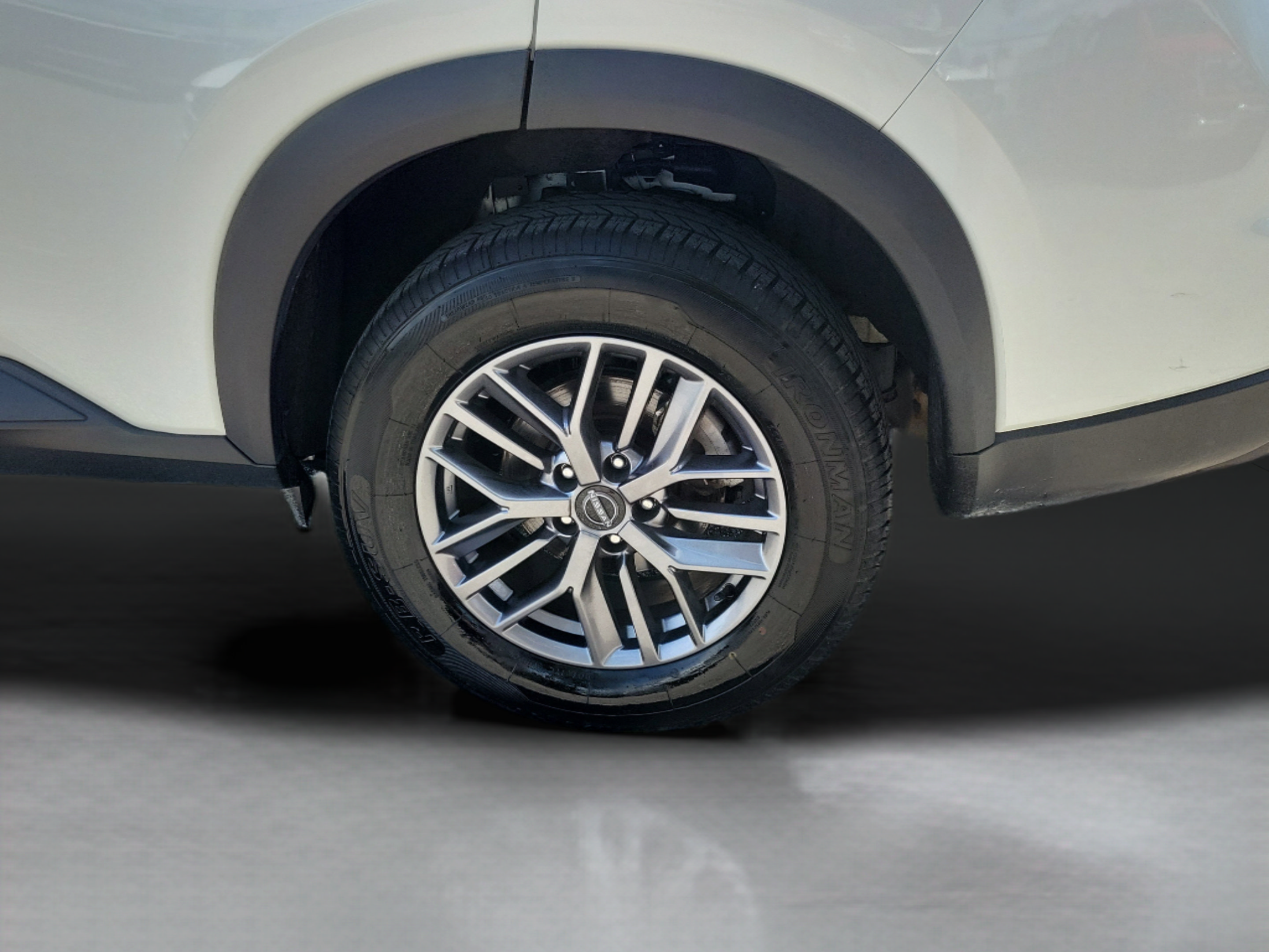 Used 2024 Nissan Rogue S AWD/4WD image 30