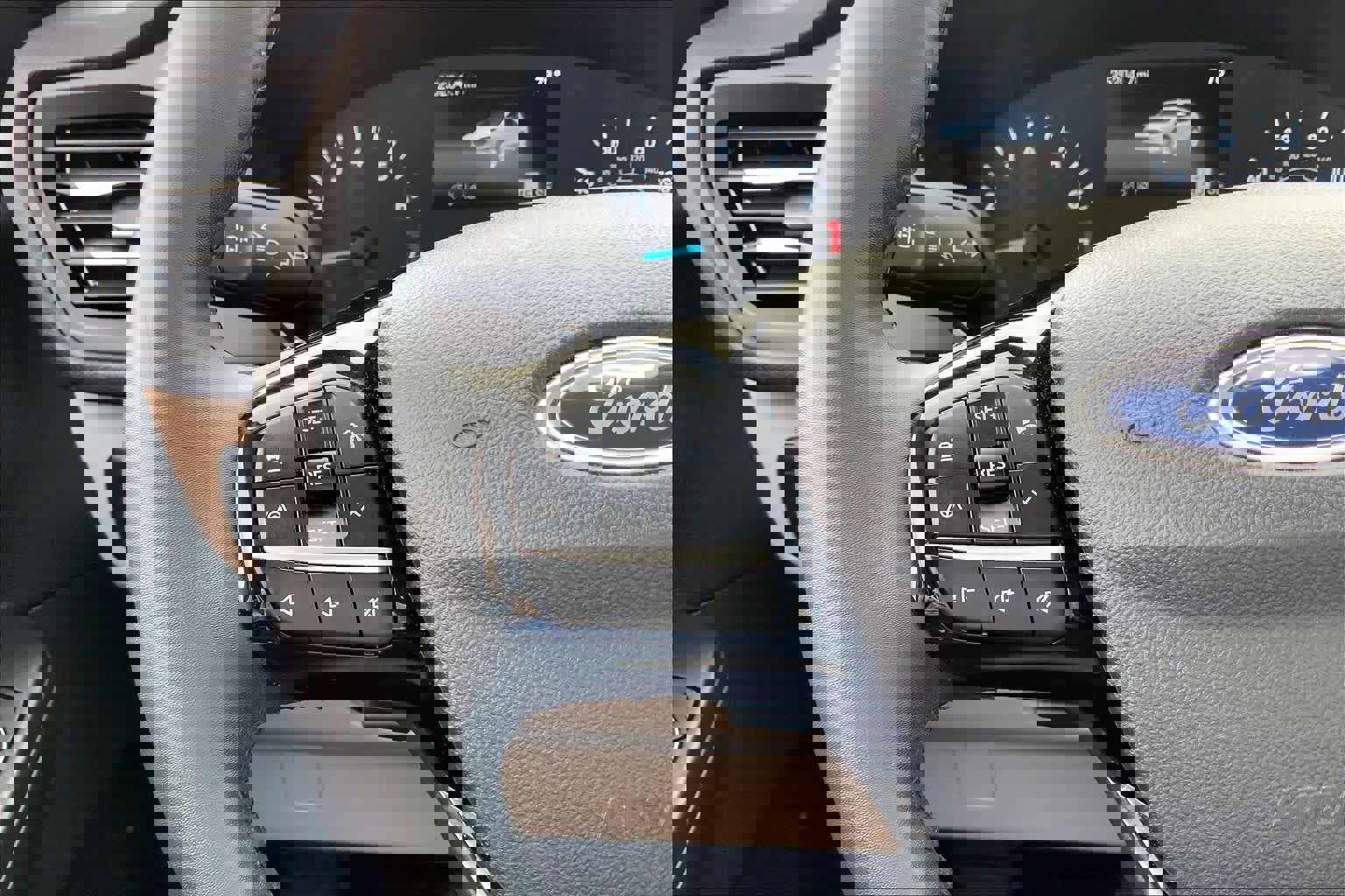 Certified 2022 Ford Escape SEL image 24