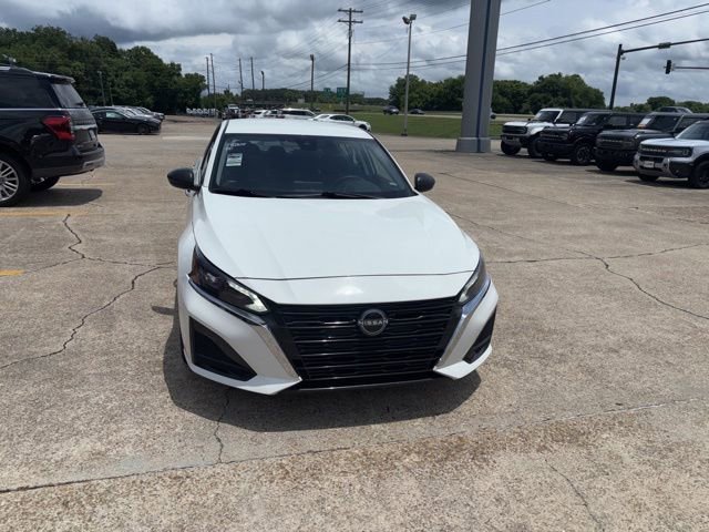 Used 2025 Nissan Altima 2.5 SV FWD image 4