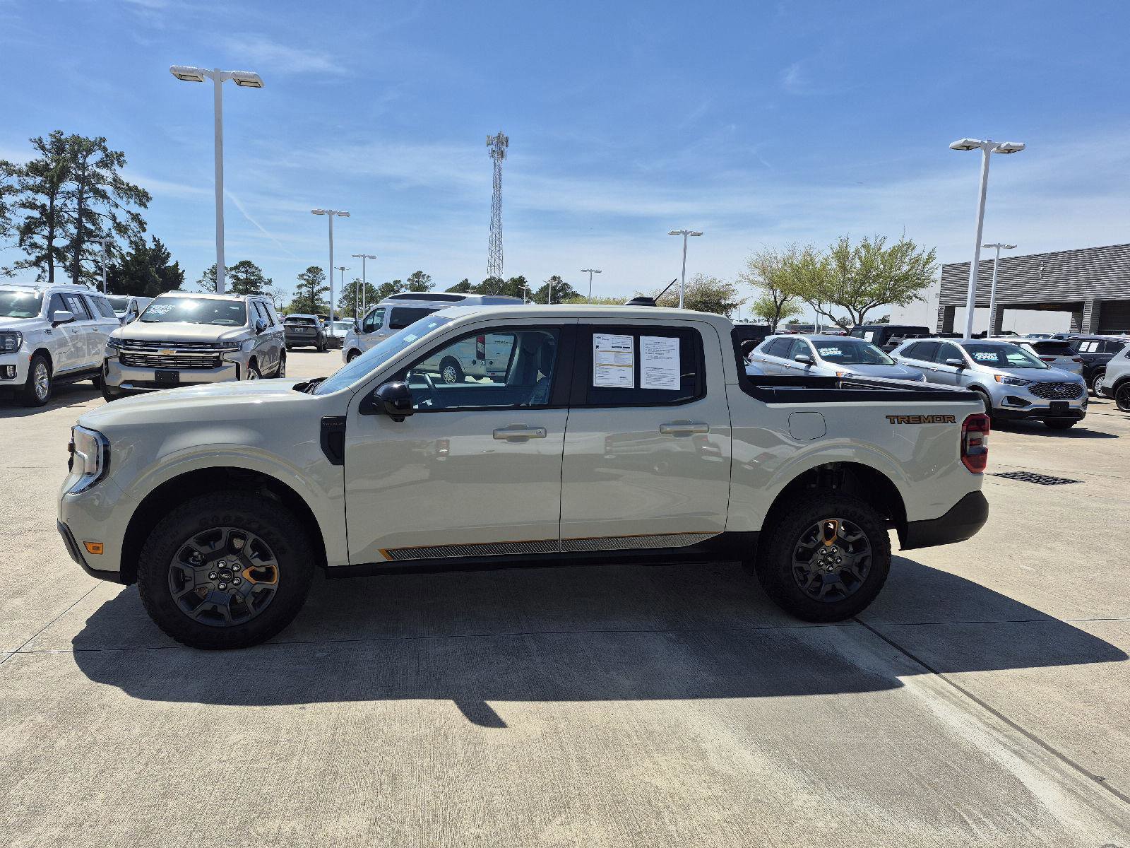 Certified 2025 Ford Maverick Tremor image 2