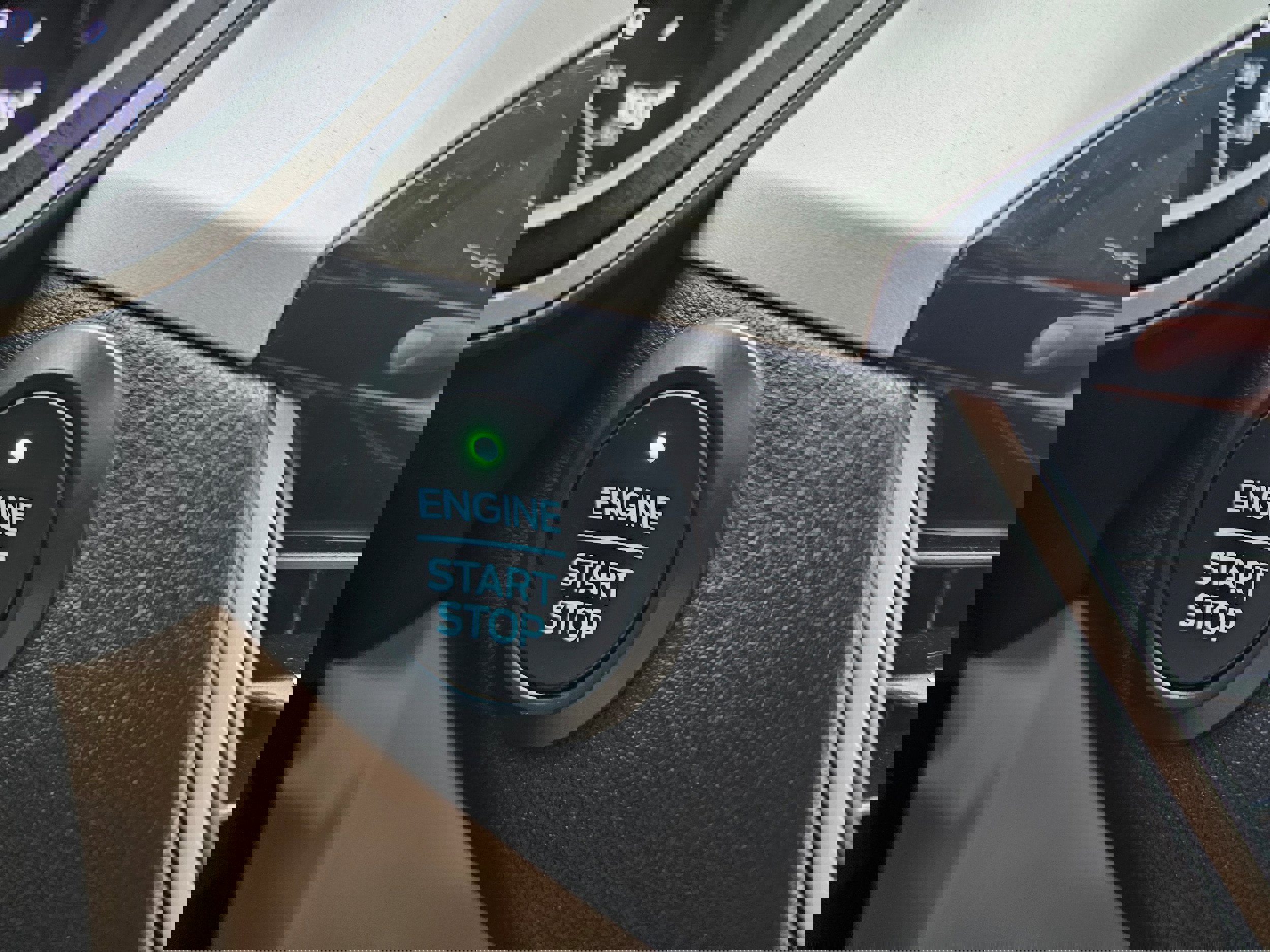 Certified 2020 Ford Escape SE image 21