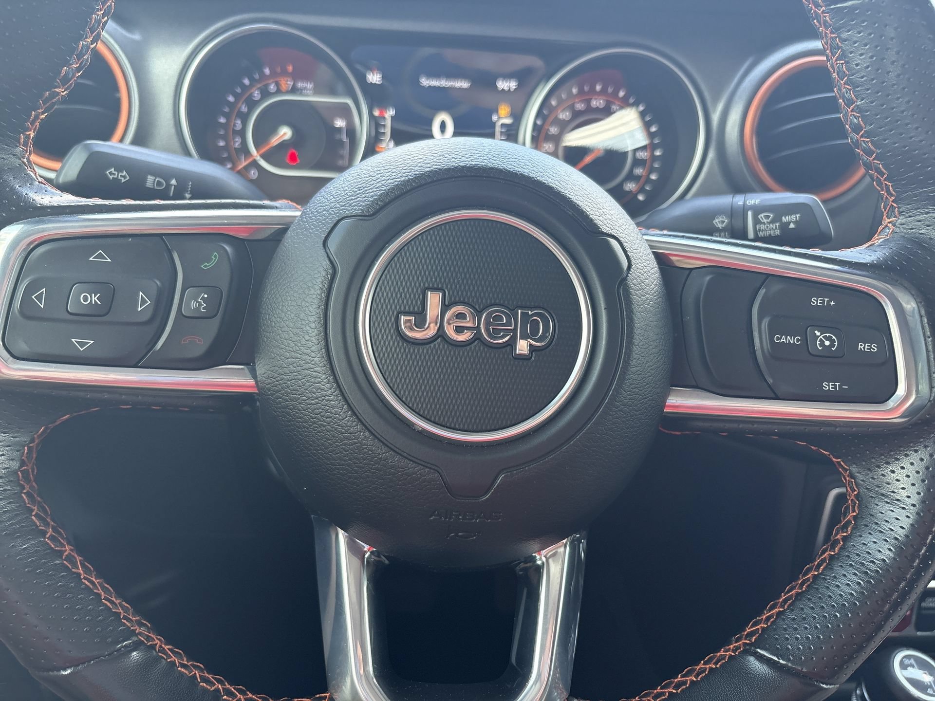 Used 2023 Jeep Gladiator Mojave w/ LED Lighting Group AWD/4WD image 11