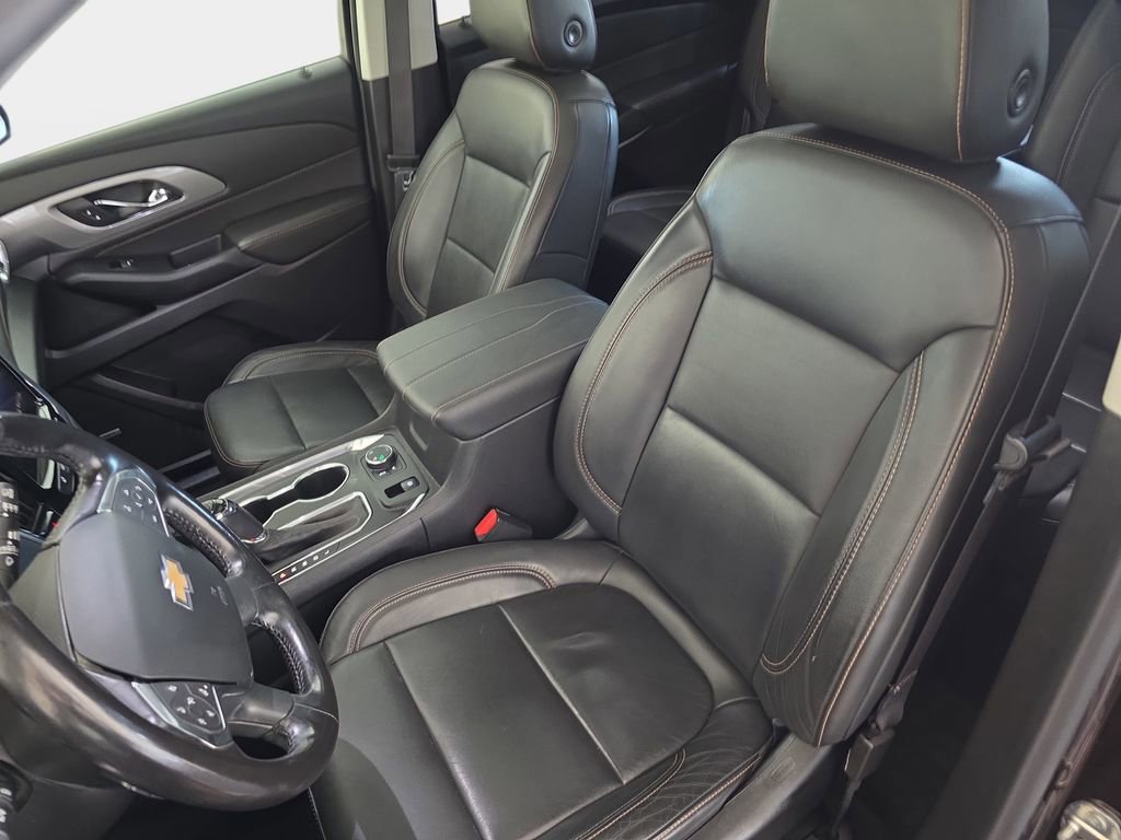Used 2020 Chevrolet Traverse LT w/ LT Premium Package image 13