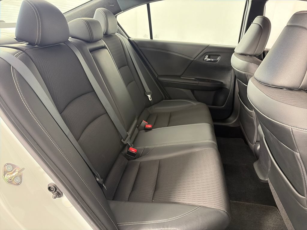 Used 2017 Honda Accord Sport image 27