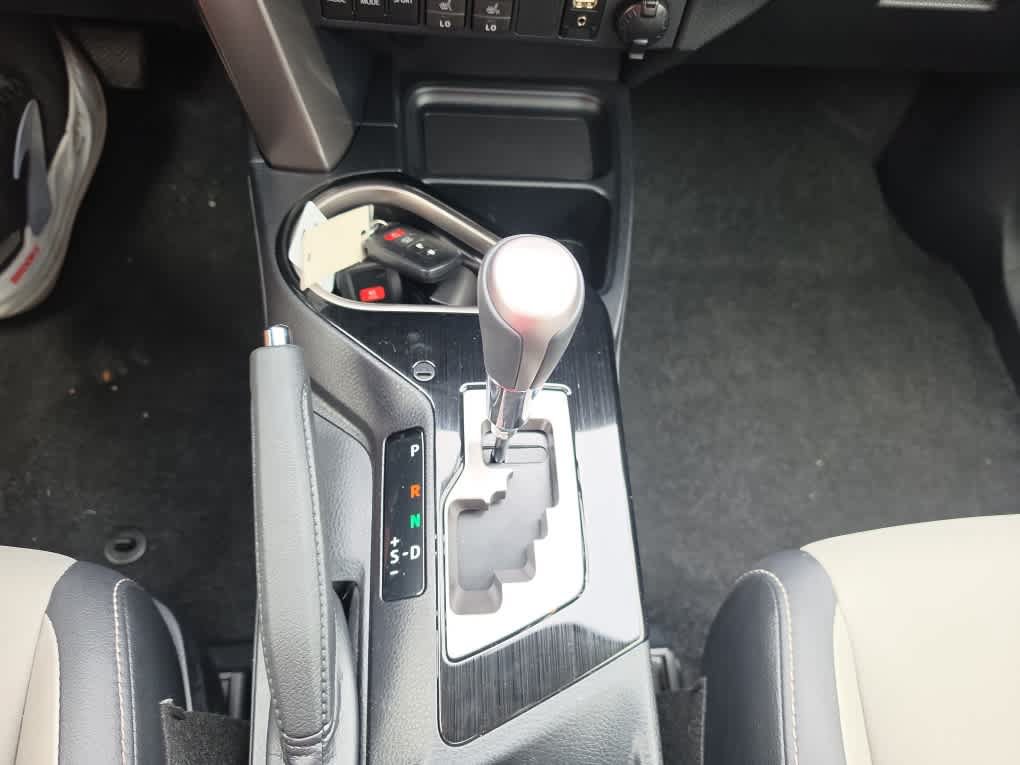 Used 2018 Toyota RAV4 Limited AWD/4WD image 23