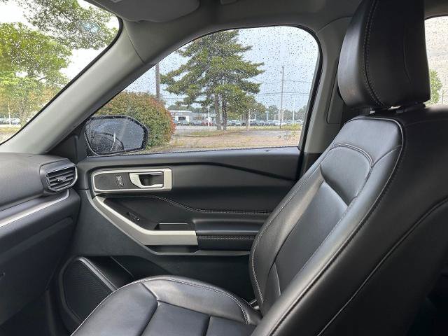 Certified 2023 Ford Explorer XLT w/ Equipment Group 202A AWD/4WD image 16