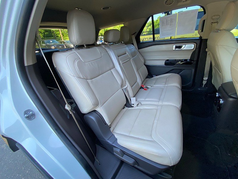 Certified 2023 Ford Explorer Platinum w/ Technology Package AWD/4WD image 38