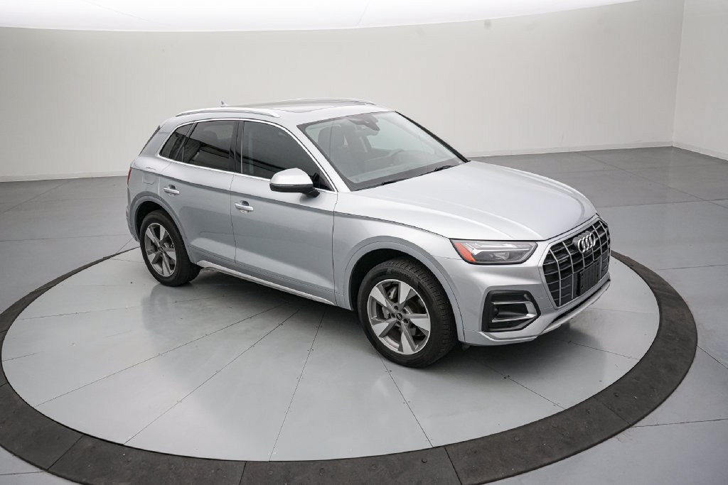 Used 2023 Audi Q5 2.0T Premium Plus w/ Premium Plus Package AWD/4WD image 2