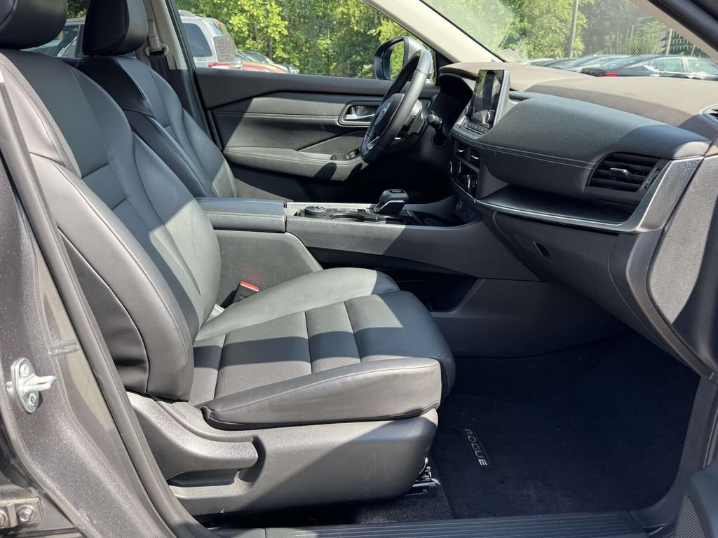 Used 2023 Nissan Rogue SV w/ SV Premium B Package AWD/4WD image 15