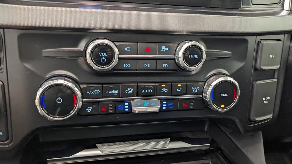 Certified 2025 Ford F250 Platinum AWD/4WD image 30