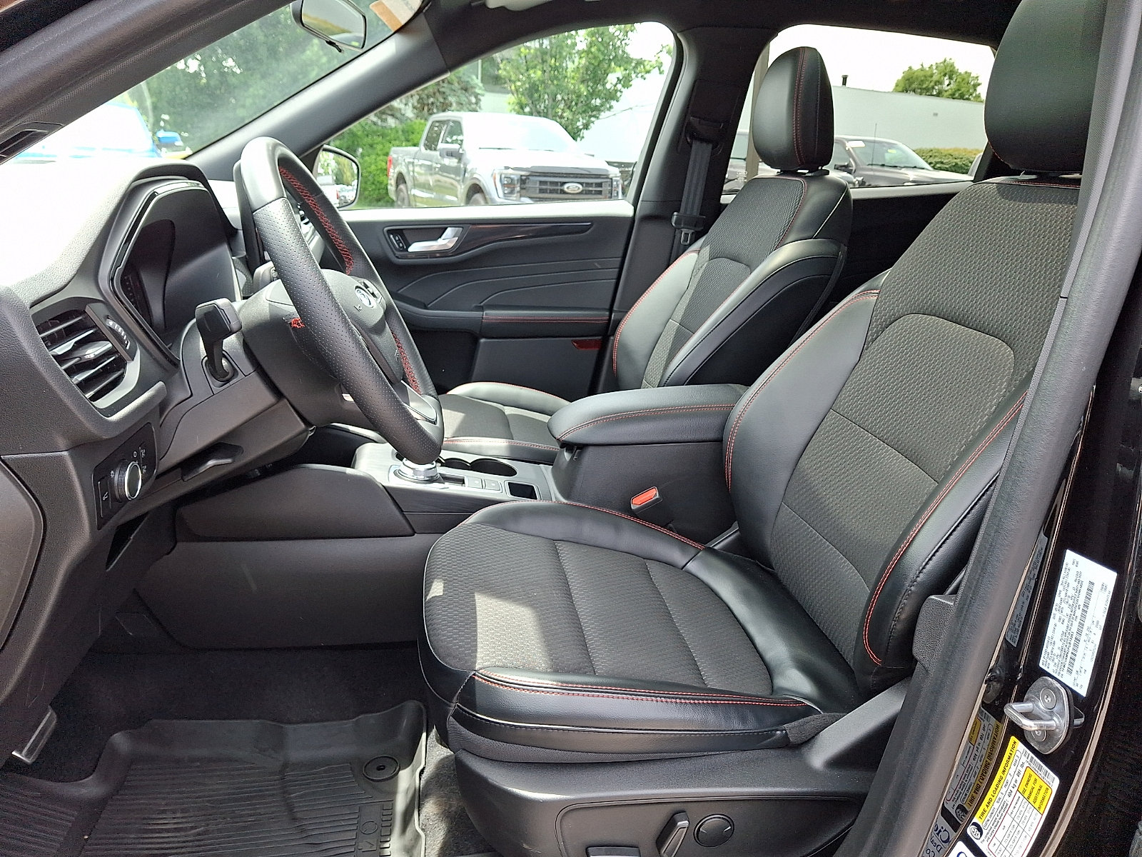 Certified 2023 Ford Escape ST-Line w/ Tech Pack #1 AWD/4WD image 16