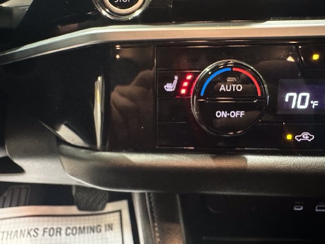 Used 2023 Nissan Pathfinder SL AWD/4WD image 13