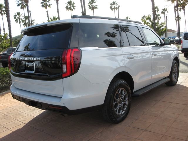 Certified 2025 Ford Expedition Active RWD image 4