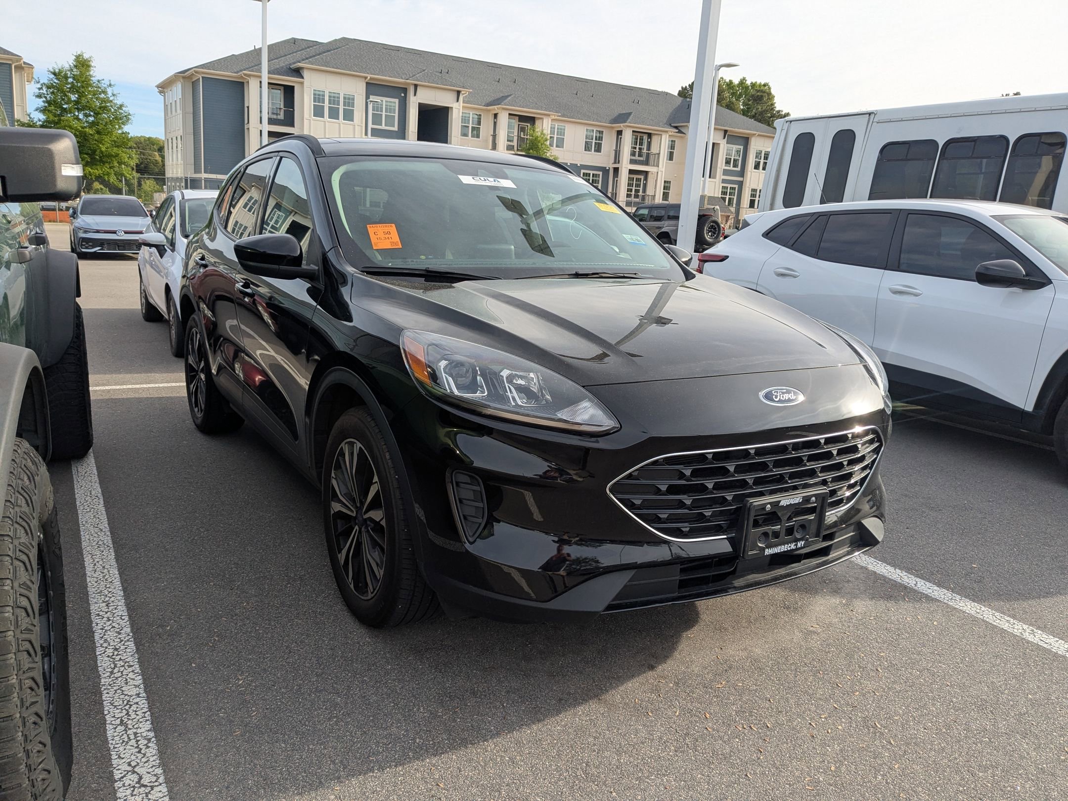Certified 2022 Ford Escape SE w/ SE Sport Appearance Package image 1