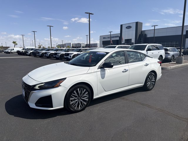 Used 2025 Nissan Altima 2.5 SV FWD image 1