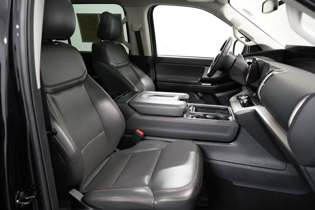Certified 2025 Ford Expedition Active AWD/4WD image 23