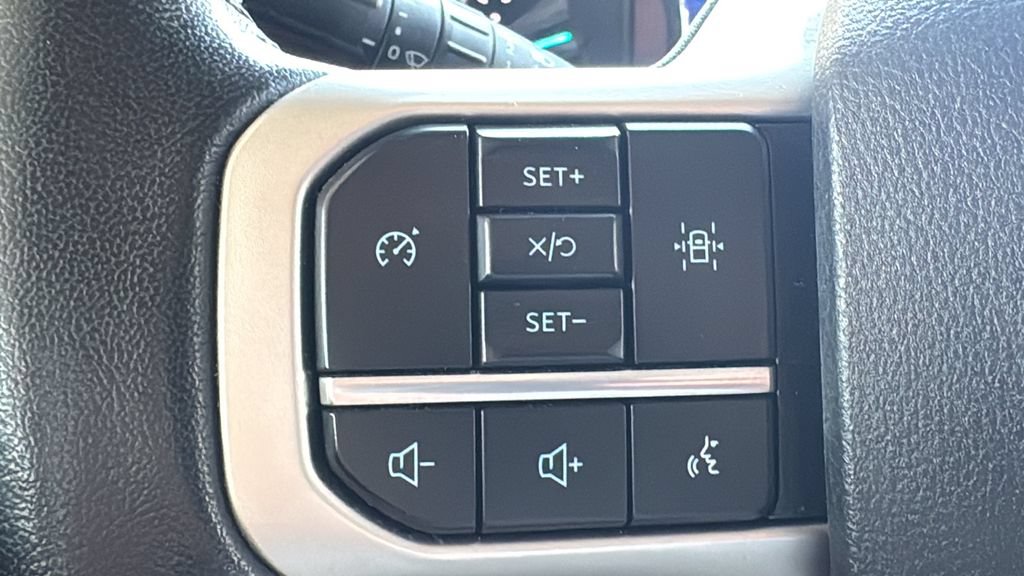 Certified 2024 Ford Expedition XLT RWD image 12