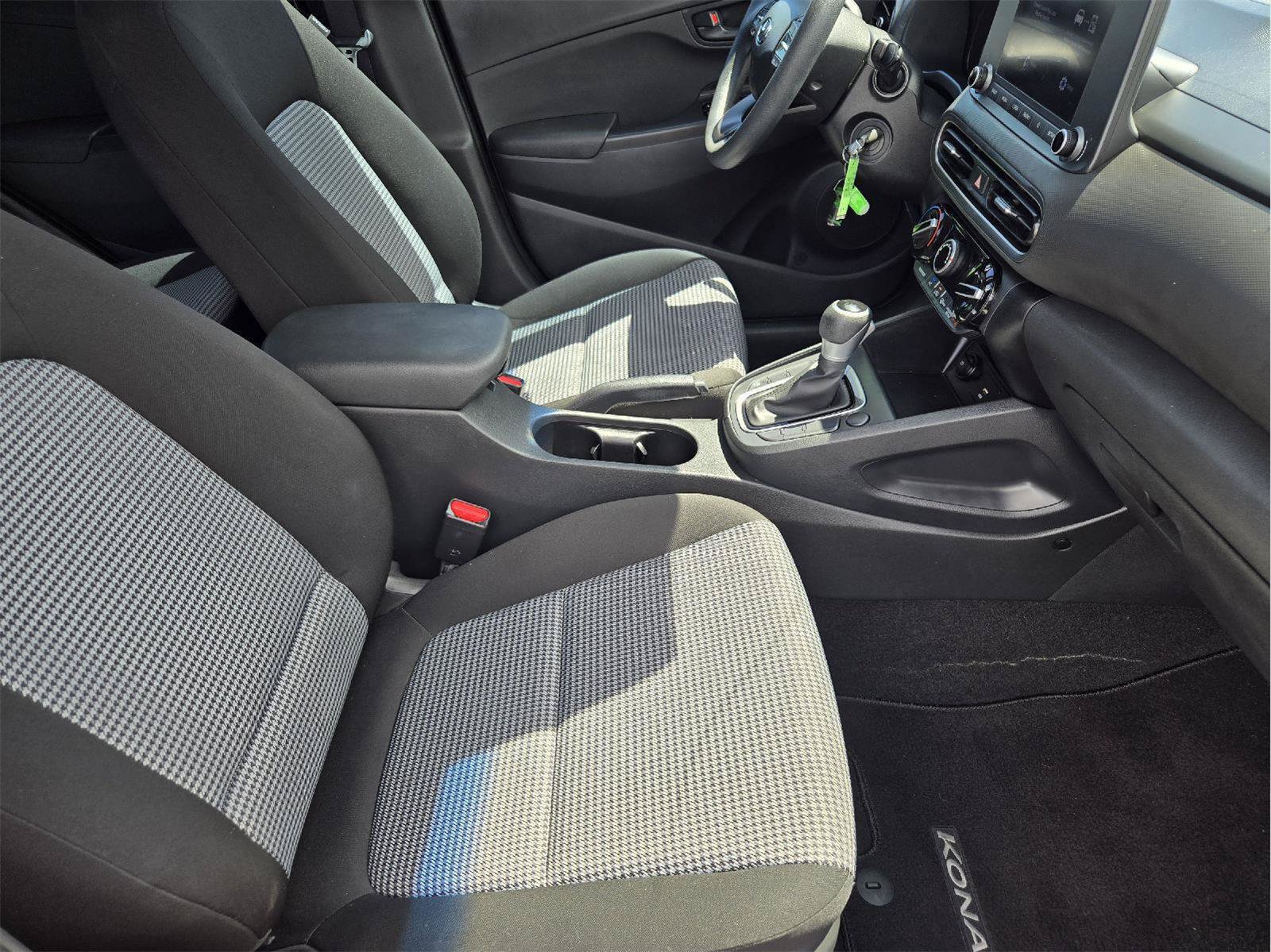 Used 2022 Hyundai Kona SE w/ Cargo Package FWD image 12