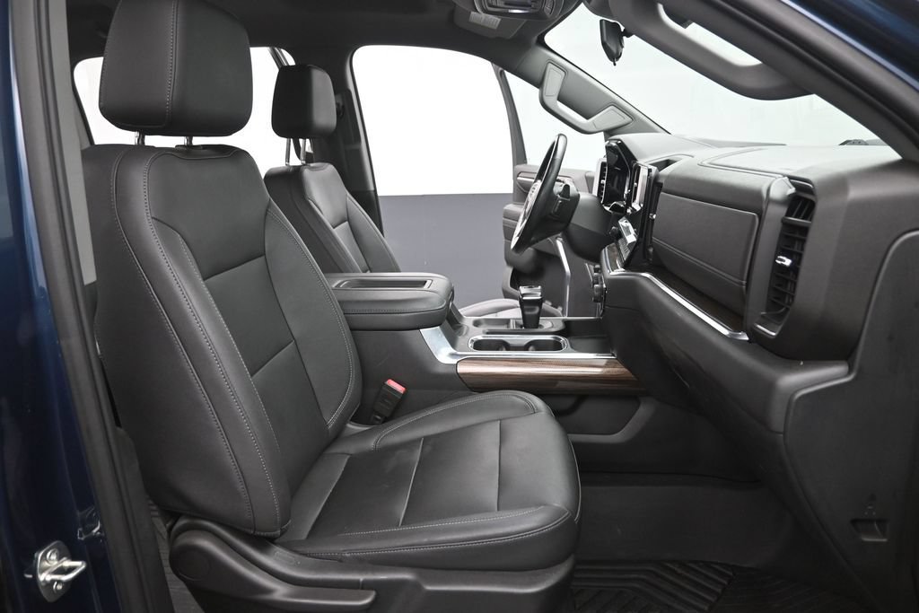 Used 2022 Chevrolet Silverado 1500 LT Trail Boss w/ LT Trail Boss Premium Package AWD/4WD image 16