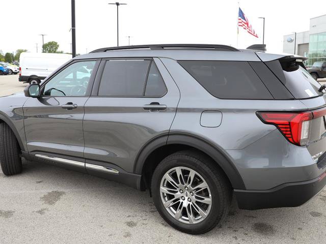 Certified 2025 Ford Explorer Active w/ Active Comfort Package AWD/4WD image 18