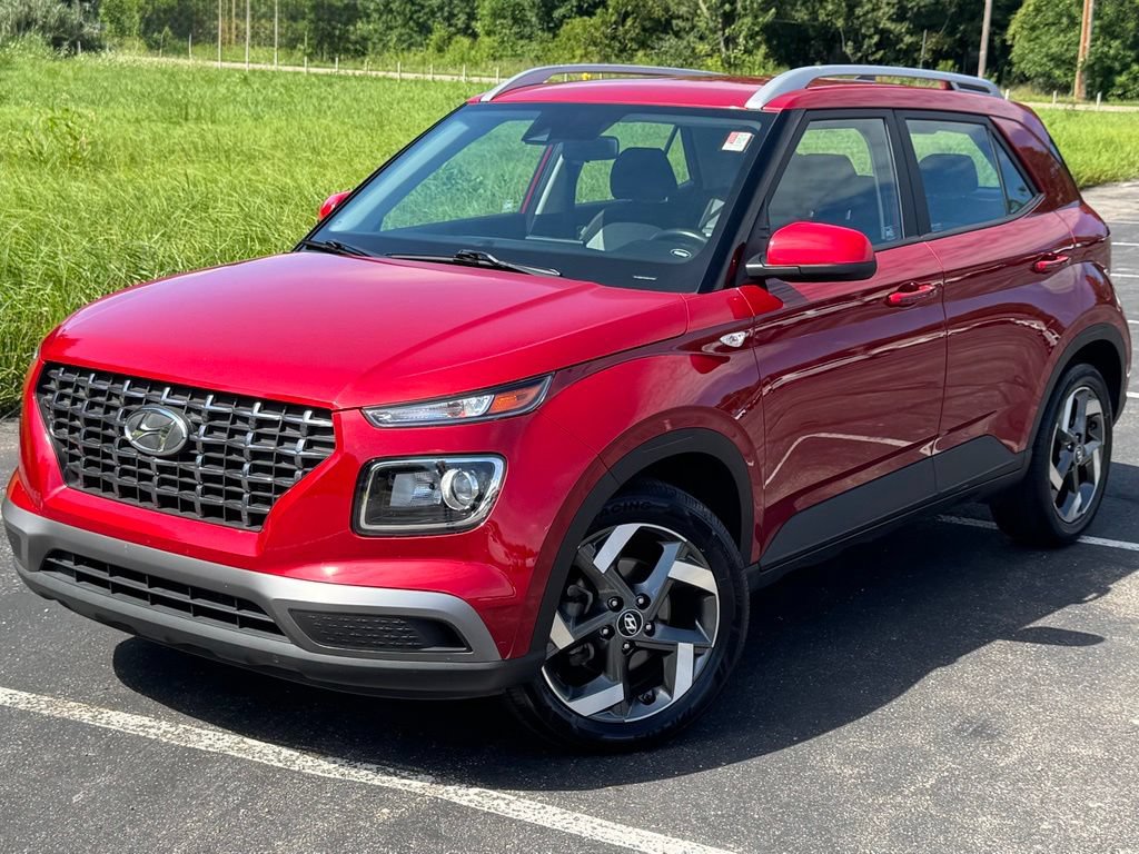 Used 2021 Hyundai Venue SEL w/ Cargo Package FWD image 2