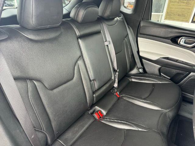 Used 2025 Jeep Compass Limited image 8