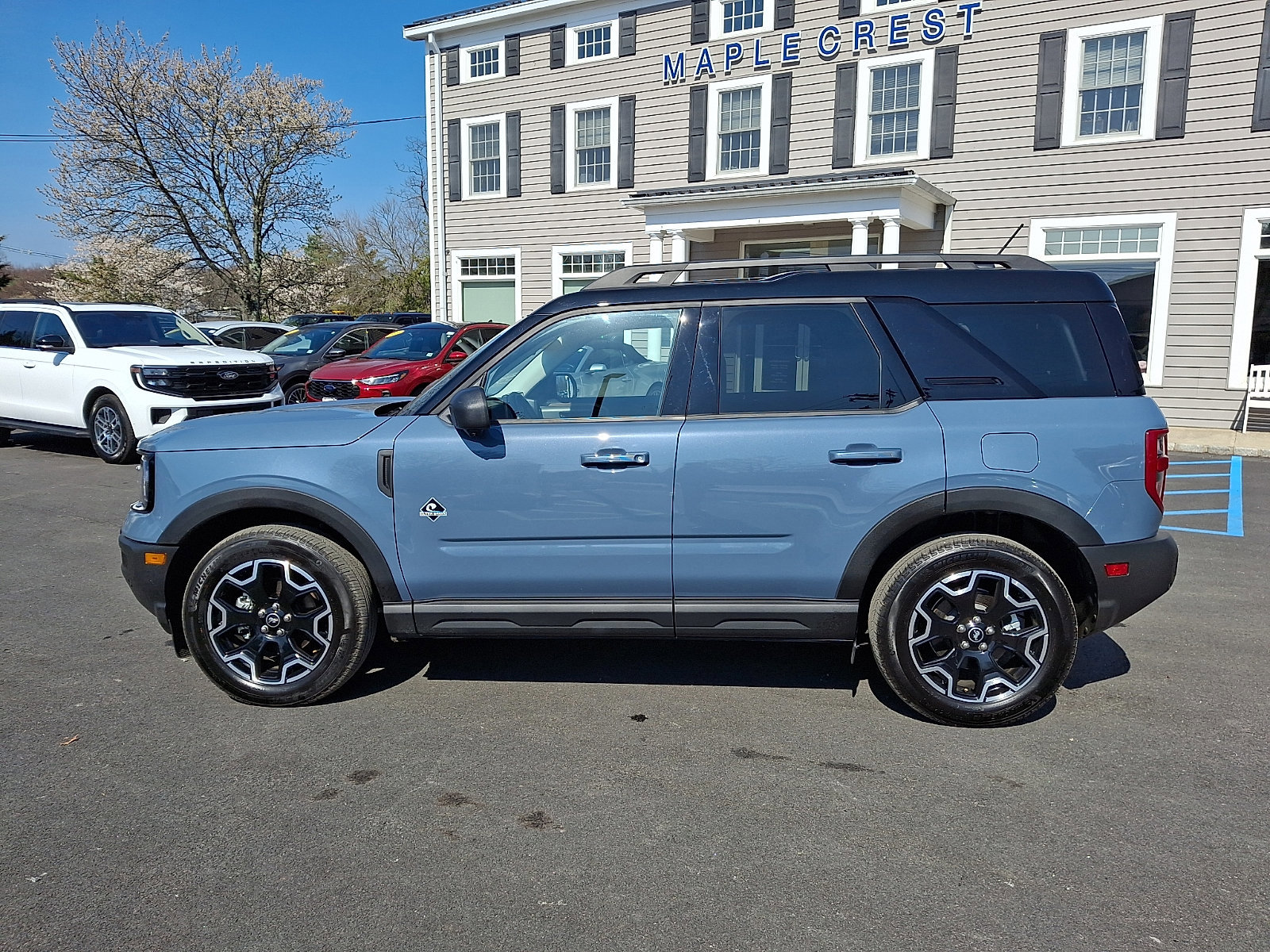 Certified 2025 Ford Bronco Sport Outer Banks w/ Outer Banks Tech Package+ AWD/4WD image 2