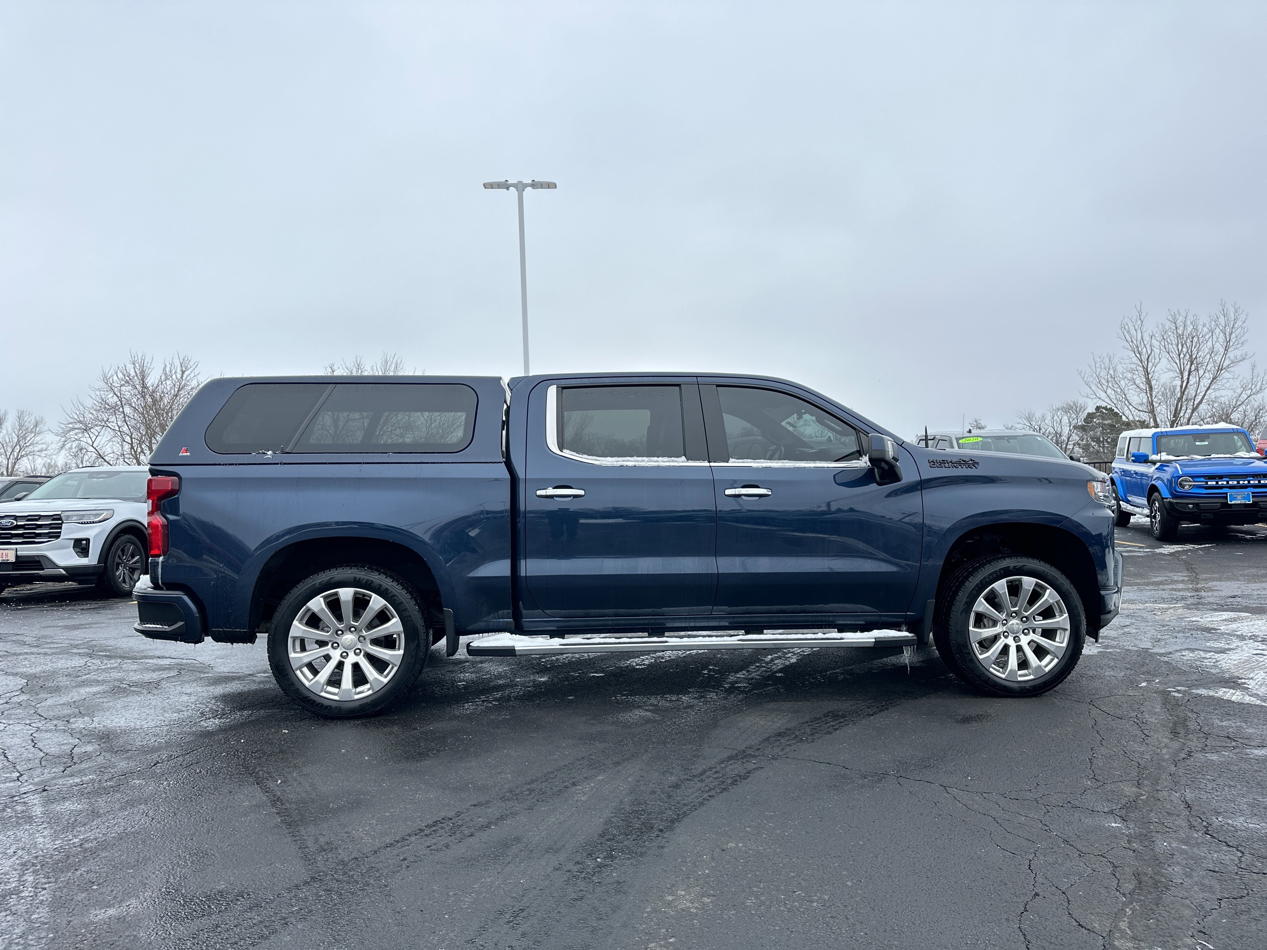 Used 2020 Chevrolet Silverado 1500 High Country image 2